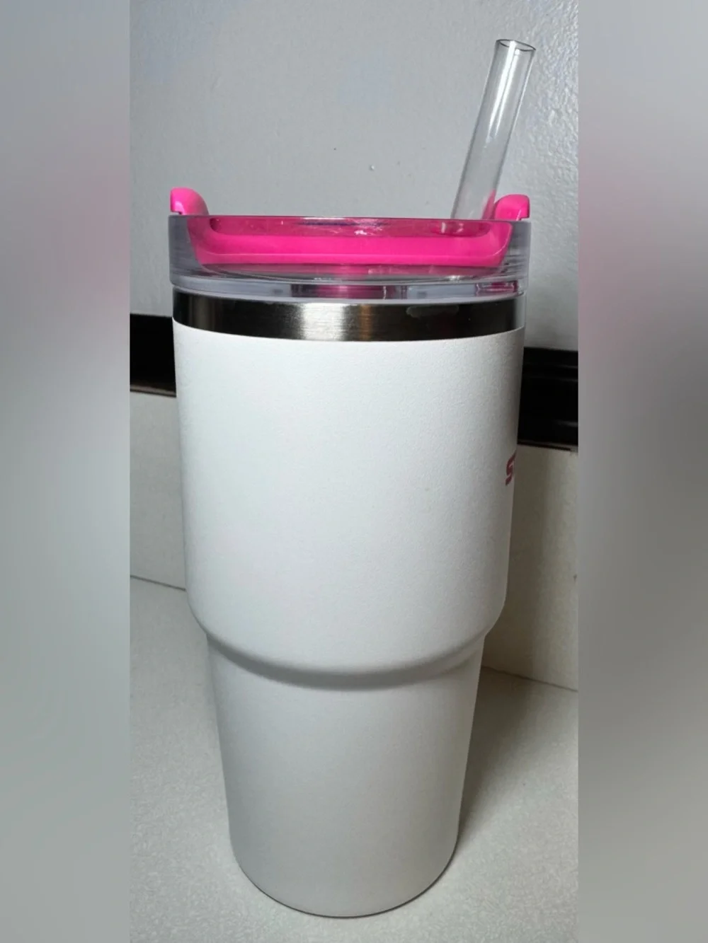 EUC Stanley Pink & White Vibes 20 OZ Quencher Tumbler - Picture 4 of 6
